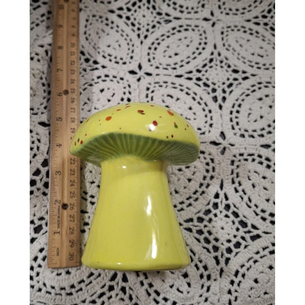 VTG‎ Mushroom Refrigerator Baking Soda Holder Ceramic Cozy Cottage Core Yellow